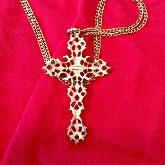 Avon Vintage Cross Necklace with Red Jewel - Picture 5 of 5